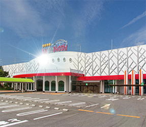 GOLD 玉越 中川店の外観